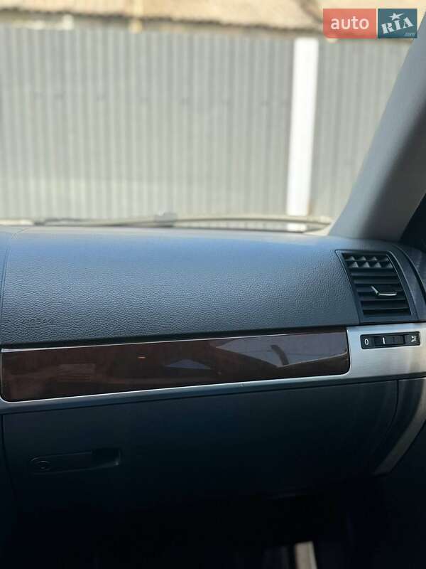 Внедорожник / Кроссовер Volkswagen Touareg 2007 в Малине