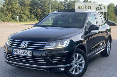 Внедорожник / Кроссовер Volkswagen Touareg 2015 в Радивилове