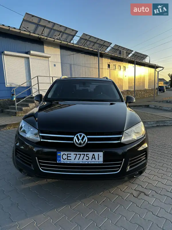 Внедорожник / Кроссовер Volkswagen Touareg 2012 в 