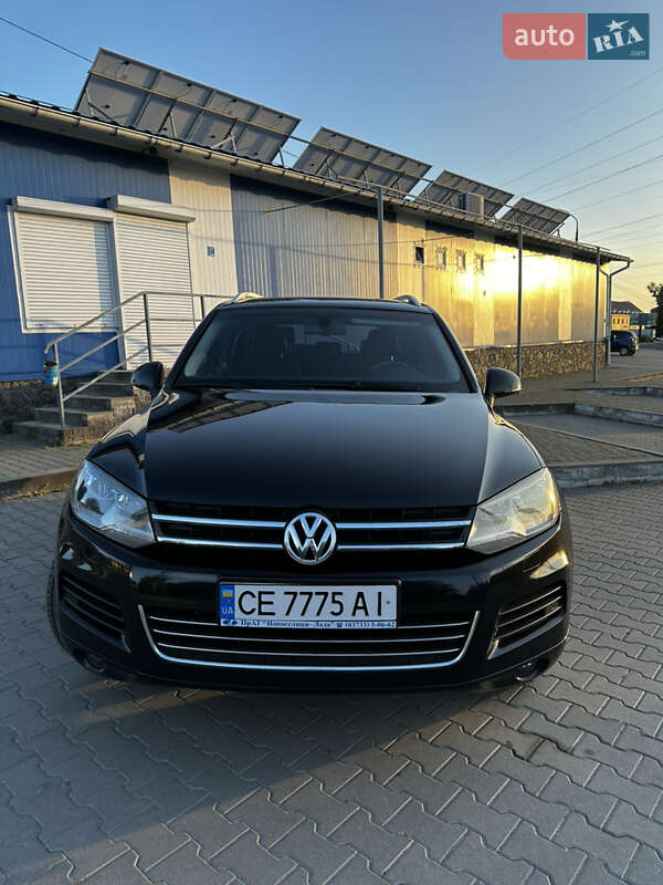 Внедорожник / Кроссовер Volkswagen Touareg 2012 в Хмельницком