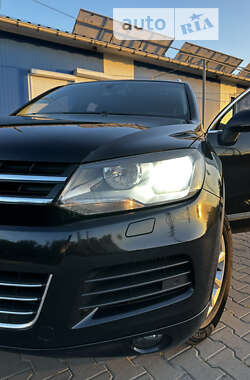 Внедорожник / Кроссовер Volkswagen Touareg 2012 в Хмельницком