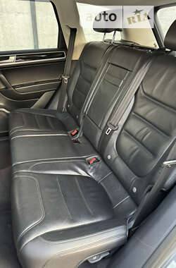 Внедорожник / Кроссовер Volkswagen Touareg 2016 в 