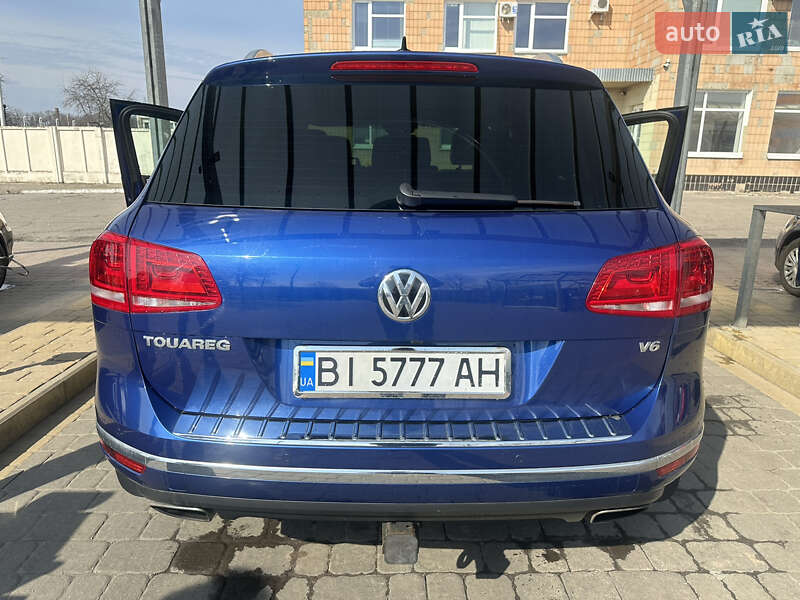 Внедорожник / Кроссовер Volkswagen Touareg 2015 в Полтаве