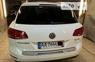 Внедорожник / Кроссовер Volkswagen Touareg 2012 в Киеве