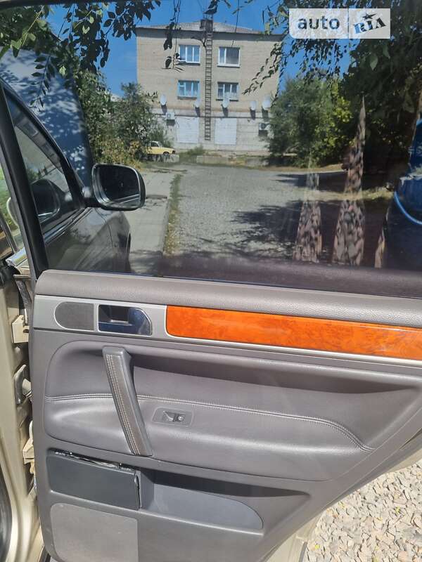 Позашляховик / Кросовер Volkswagen Touareg 2006 в Коломиї