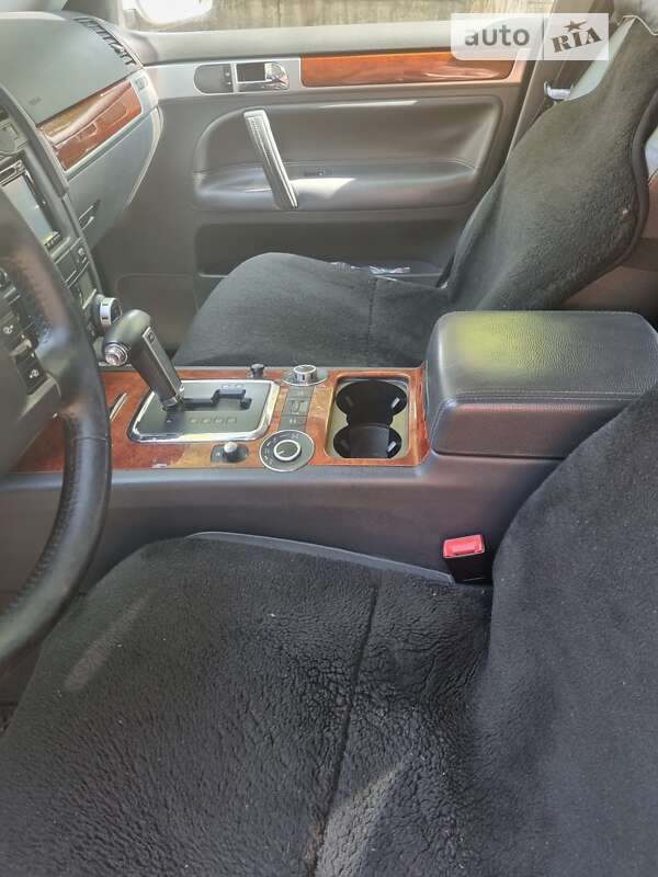 Позашляховик / Кросовер Volkswagen Touareg 2006 в Коломиї