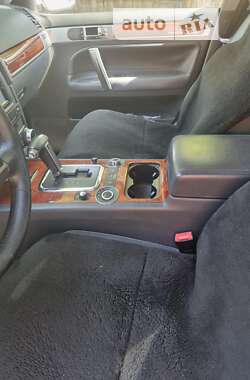Позашляховик / Кросовер Volkswagen Touareg 2006 в 
