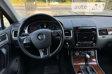 Внедорожник / Кроссовер Volkswagen Touareg 2013 в Киеве