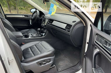Внедорожник / Кроссовер Volkswagen Touareg 2015 в 