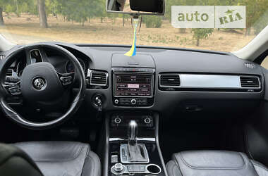 Внедорожник / Кроссовер Volkswagen Touareg 2015 в 