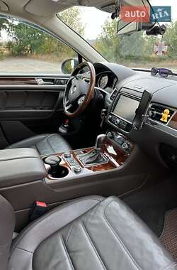 Внедорожник / Кроссовер Volkswagen Touareg 2016 в 