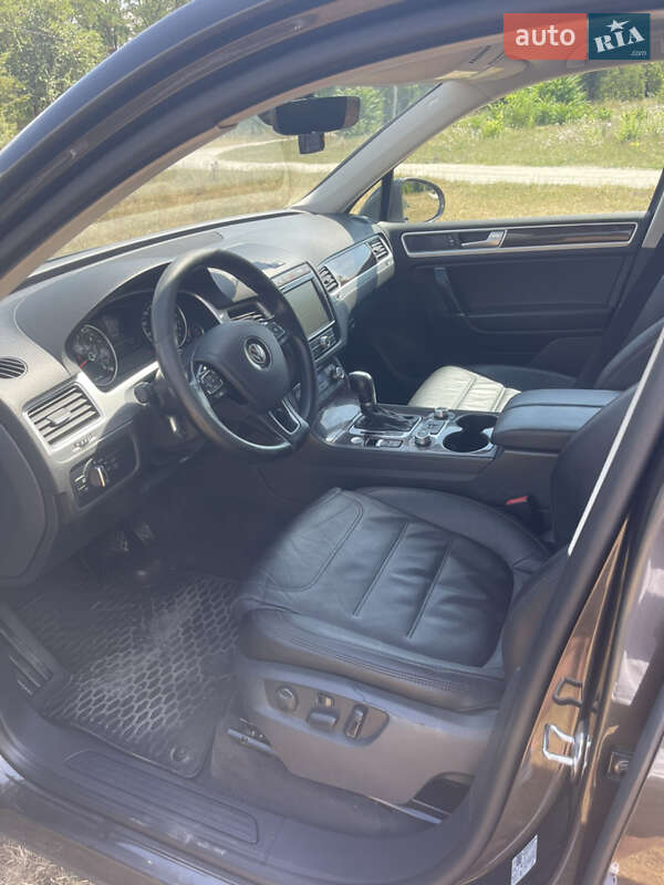 Позашляховик / Кросовер Volkswagen Touareg 2017 в Кропивницькому