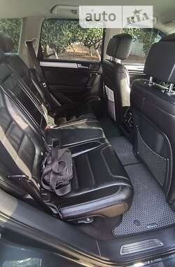 Внедорожник / Кроссовер Volkswagen Touareg 2011 в 