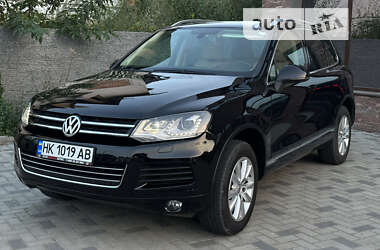 Внедорожник / Кроссовер Volkswagen Touareg 2013 в Ровно