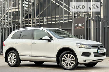 Внедорожник / Кроссовер Volkswagen Touareg 2014 в Киеве