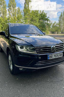 Внедорожник / Кроссовер Volkswagen Touareg 2017 в Николаеве