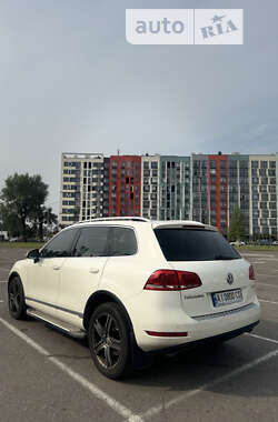 Позашляховик / Кросовер Volkswagen Touareg 2011 в Києві