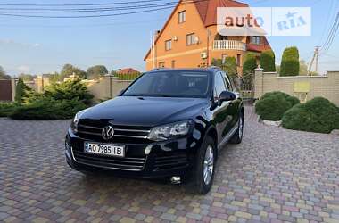 Позашляховик / Кросовер Volkswagen Touareg 2014 в Хусті