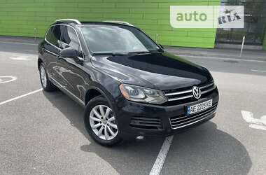 Внедорожник / Кроссовер Volkswagen Touareg 2011 в Киеве