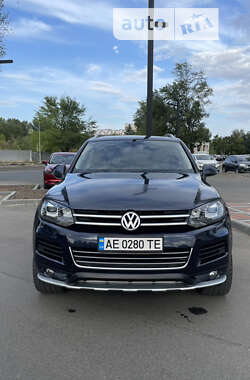 Внедорожник / Кроссовер Volkswagen Touareg 2013 в Днепре