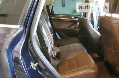 Внедорожник / Кроссовер Volkswagen Touareg 2011 в Черновцах