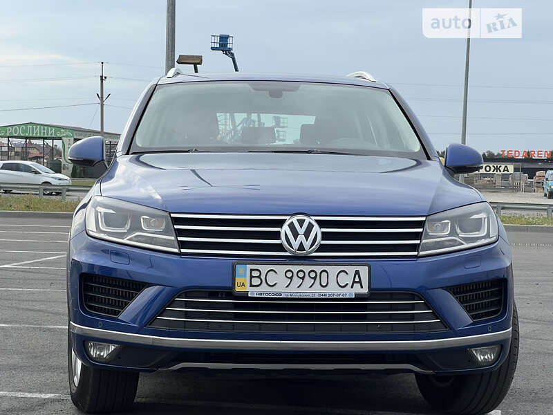 Позашляховик / Кросовер Volkswagen Touareg 2015 в Львові
