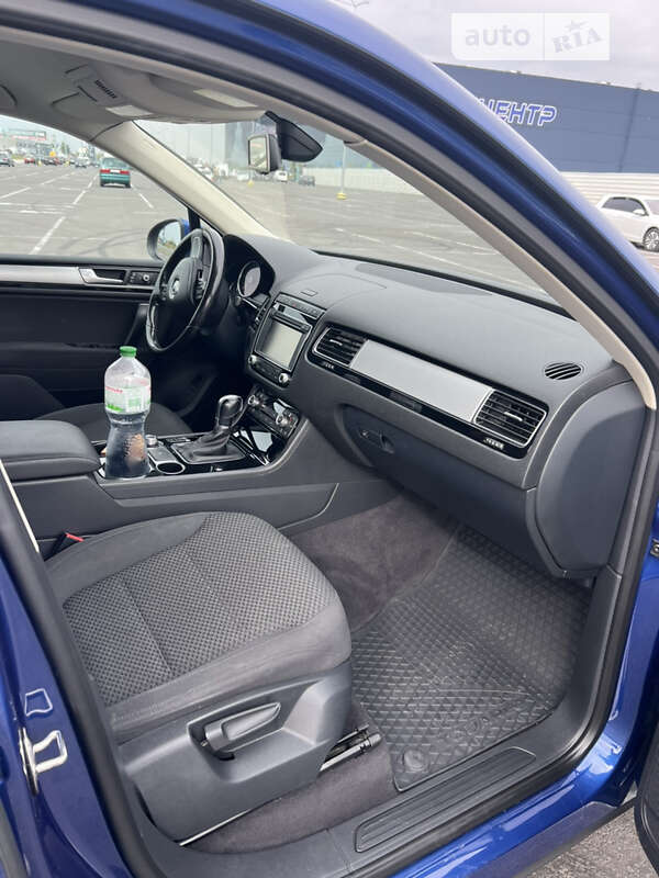 Позашляховик / Кросовер Volkswagen Touareg 2015 в Львові