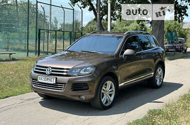 Позашляховик / Кросовер Volkswagen Touareg 2013 в Харкові