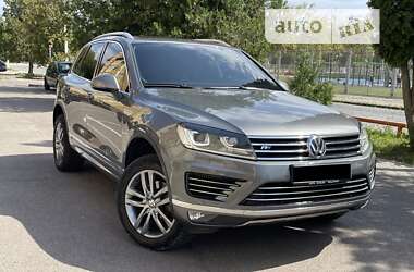 Внедорожник / Кроссовер Volkswagen Touareg 2015 в Мукачево