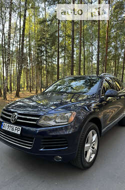 Внедорожник / Кроссовер Volkswagen Touareg 2011 в Ирпене