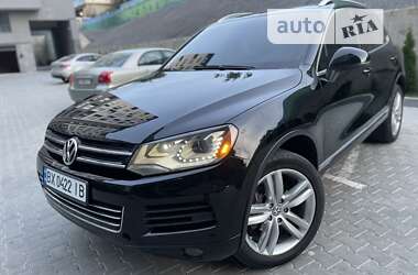 Позашляховик / Кросовер Volkswagen Touareg 2012 в Хмельницькому