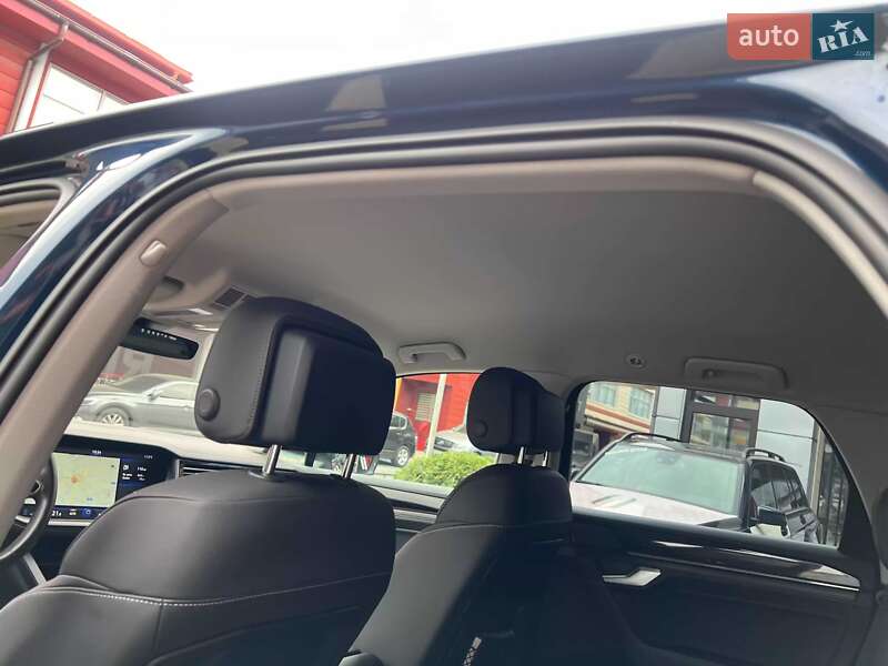 Позашляховик / Кросовер Volkswagen Touareg 2020 в Львові