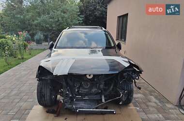 Внедорожник / Кроссовер Volkswagen Touareg 2012 в Киеве