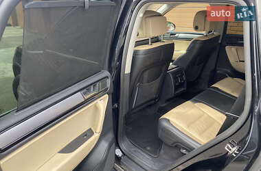 Внедорожник / Кроссовер Volkswagen Touareg 2012 в 