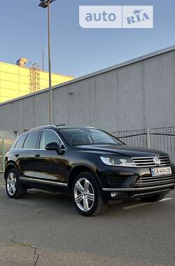 Позашляховик / Кросовер Volkswagen Touareg 2014 в Києві