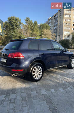 Внедорожник / Кроссовер Volkswagen Touareg 2012 в 