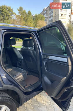 Внедорожник / Кроссовер Volkswagen Touareg 2012 в 