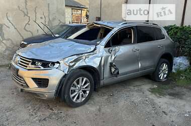 Внедорожник / Кроссовер Volkswagen Touareg 2015 в Одессе