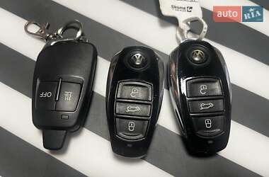 Внедорожник / Кроссовер Volkswagen Touareg 2013 в 