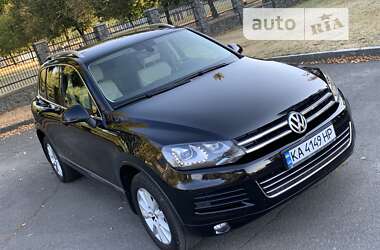 Внедорожник / Кроссовер Volkswagen Touareg 2012 в Киеве