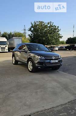 Позашляховик / Кросовер Volkswagen Touareg 2010 в Запоріжжі