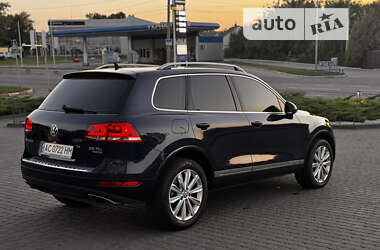 Позашляховик / Кросовер Volkswagen Touareg 2012 в Хмельницькому