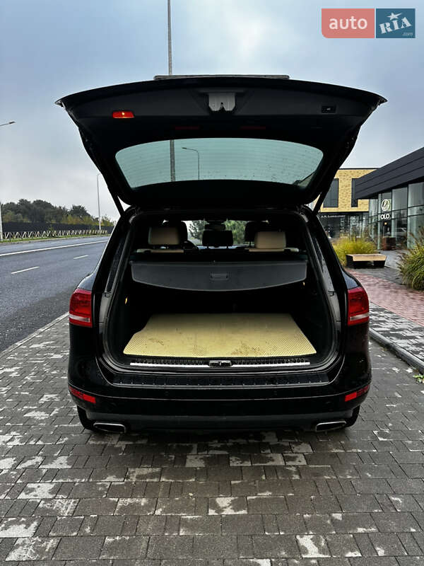 Позашляховик / Кросовер Volkswagen Touareg 2014 в Хмельницькому