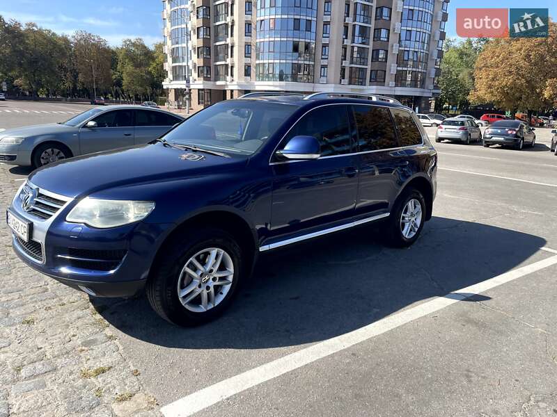Внедорожник / Кроссовер Volkswagen Touareg 2008 в Кременчуге
