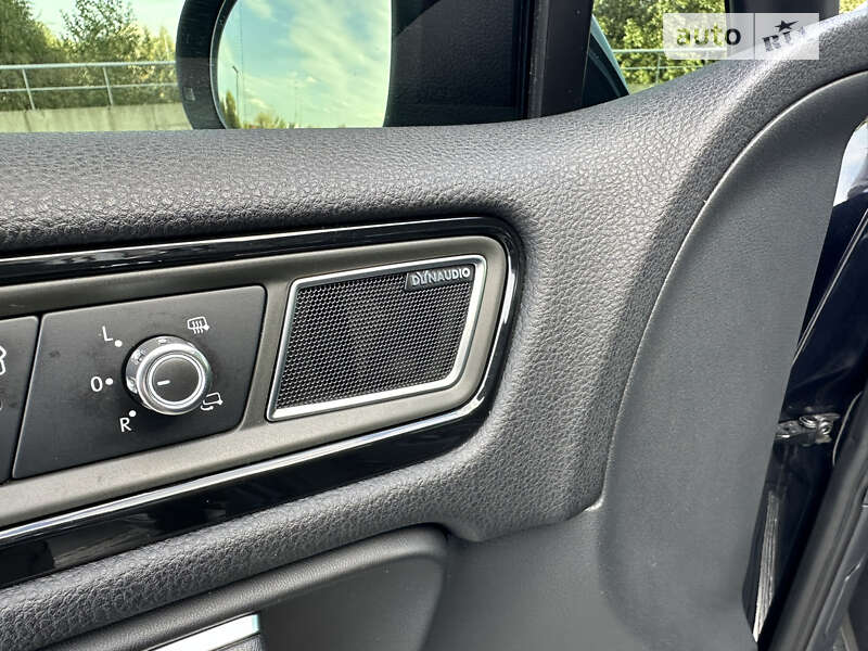 Позашляховик / Кросовер Volkswagen Touareg 2012 в Києві