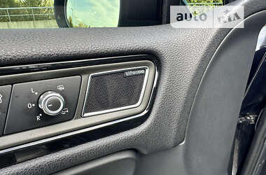 Внедорожник / Кроссовер Volkswagen Touareg 2012 в 