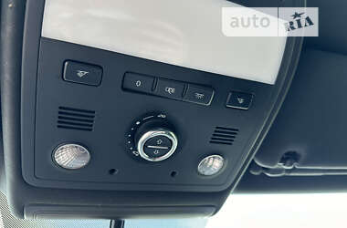 Внедорожник / Кроссовер Volkswagen Touareg 2012 в 