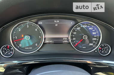 Внедорожник / Кроссовер Volkswagen Touareg 2012 в 