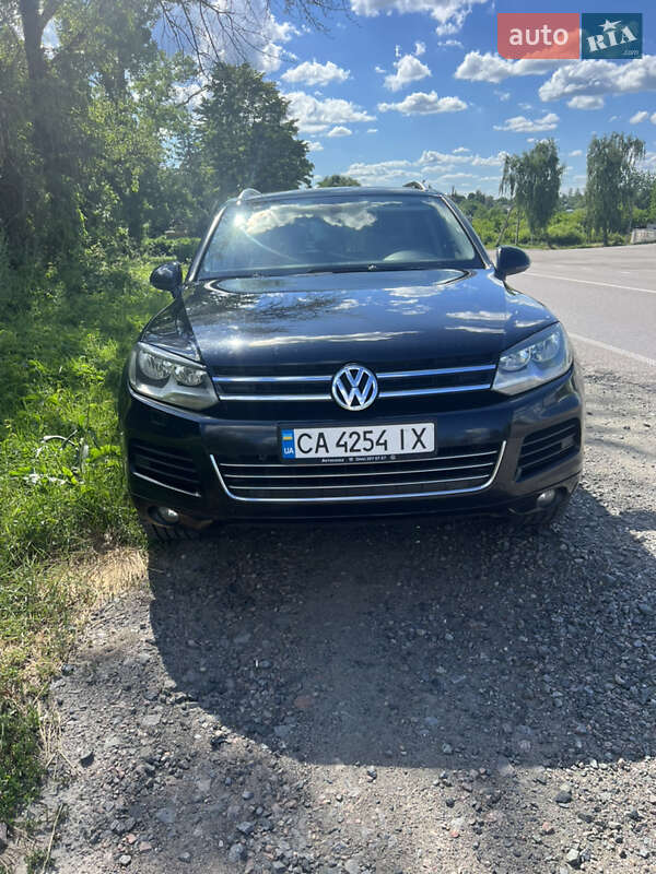 Внедорожник / Кроссовер Volkswagen Touareg 2013 в Умани