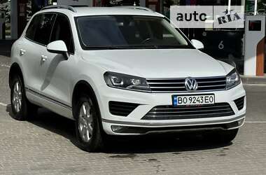 Позашляховик / Кросовер Volkswagen Touareg 2015 в Одесі